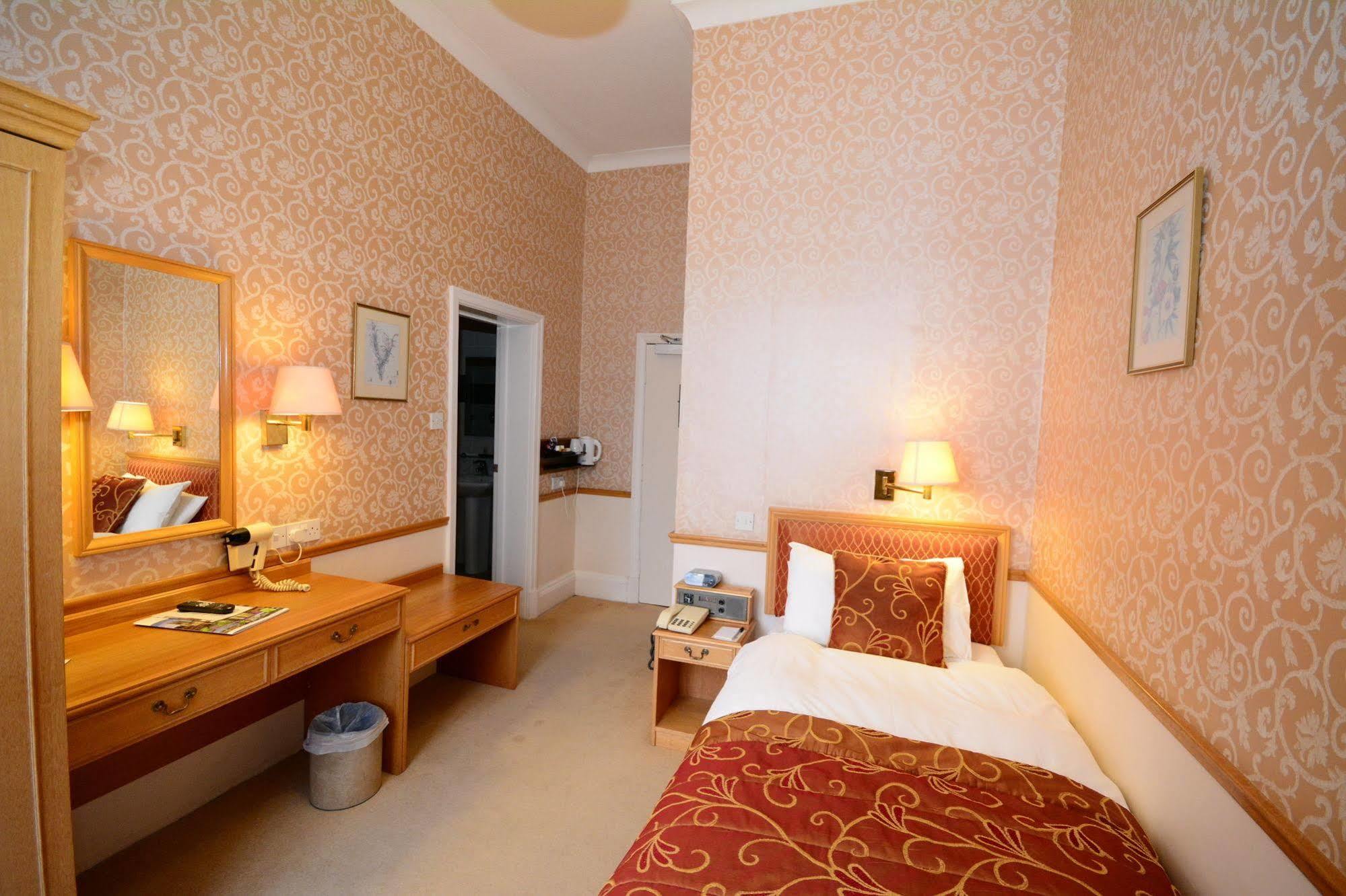 The Crescent Hotel Скарборо Экстерьер фото